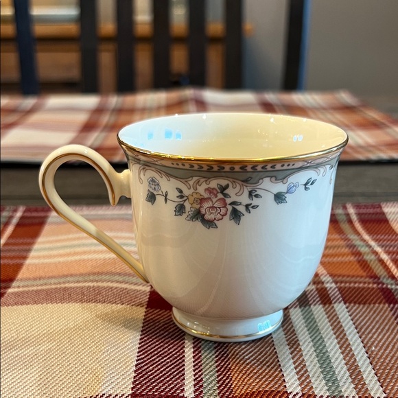 Lenox American Home Collection “Spring Vista” Fine China Teacup - Picture 3 of 16